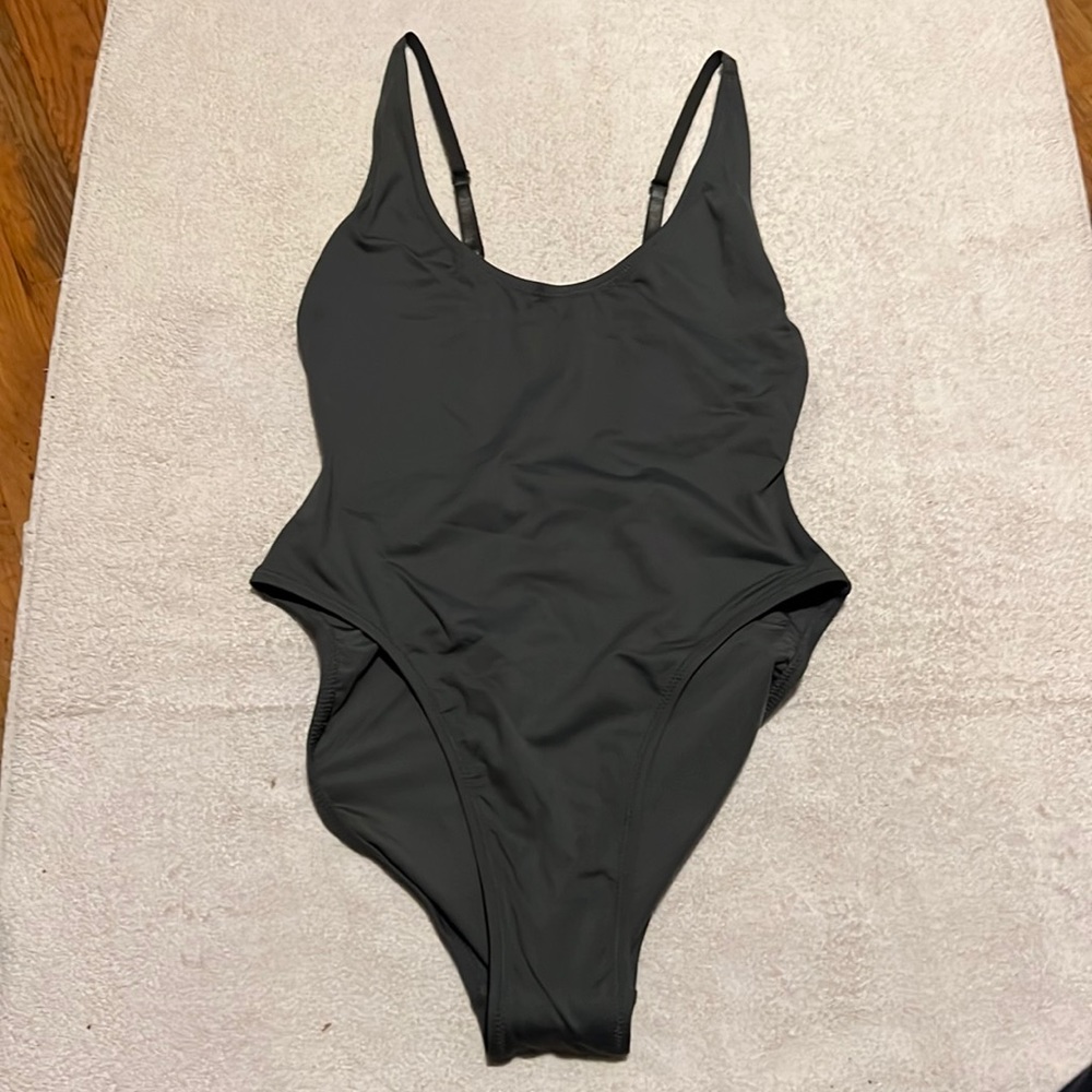 SKIMS Swim Scoop Neck One Piece - Gunmetal
